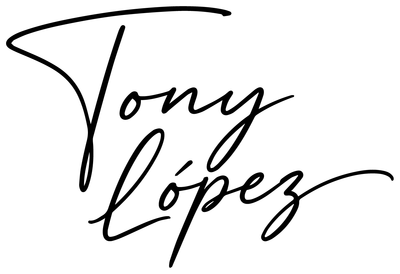 Firma de Tony López